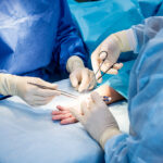What does a orthopedic Surgeon do?