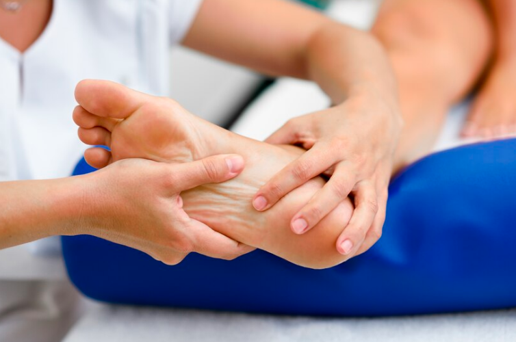 Recognizing Early Signs of Neuropathy To Seek Treatment